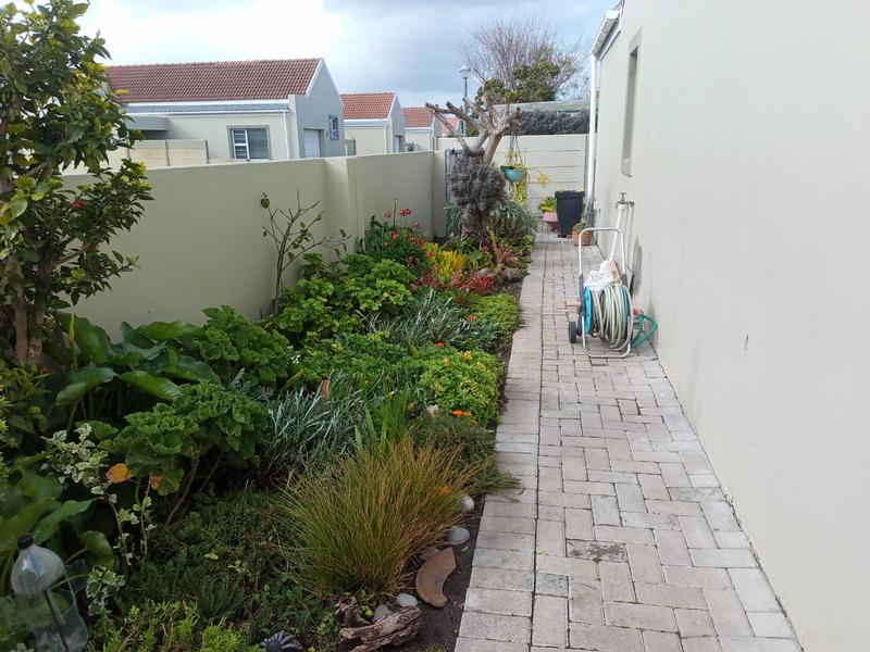 3 Bedroom Property for Sale in Franskraal Western Cape